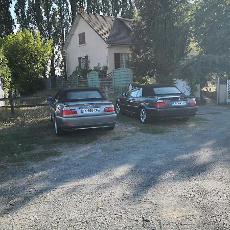 Au Jardin Fleuri Bed & Breakfast Secondigny Exterior photo