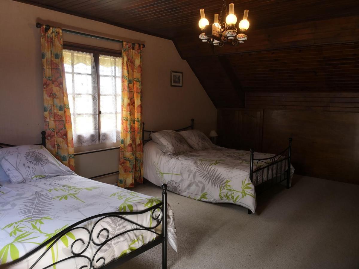 Au Jardin Fleuri Bed & Breakfast Secondigny Exterior photo